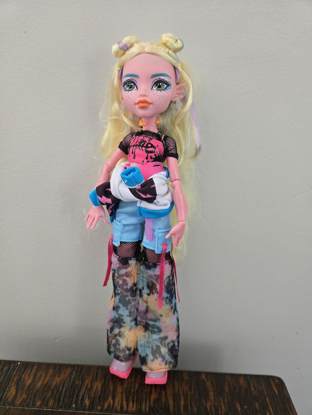 Monster High Lagoona Blue Doll in Mesh Tee & Cargo Pants 2021